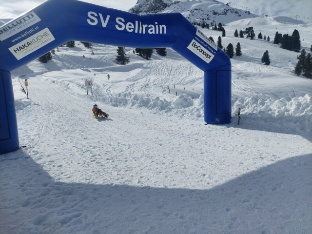 _104957.jpg